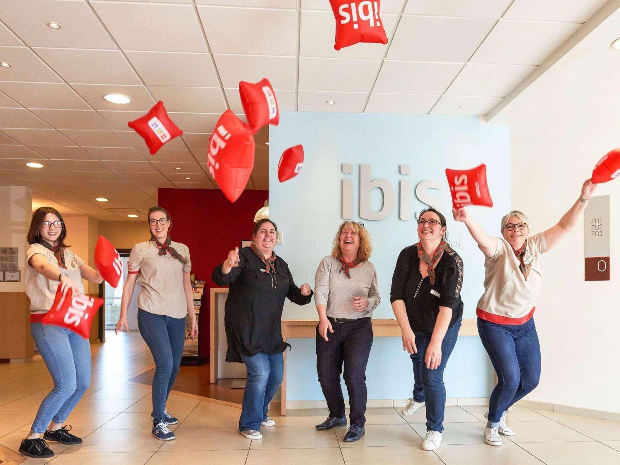 מלון Ibis שולה מראה חיצוני תמונה